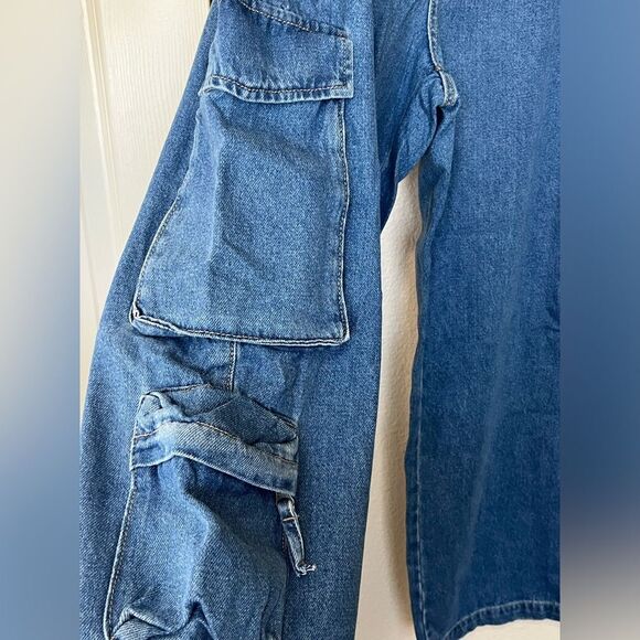 Women's High-Rise Wide Leg Denim Cargo Pants - Universal Thread Medium Wash #250 - Picture 6 of 12